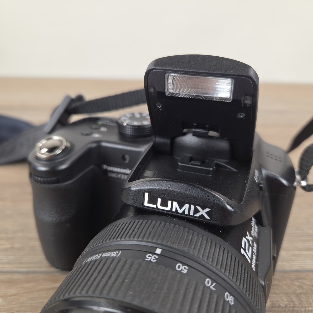 Panasonic LUMIX DMC-FZ50 10.1MP Digital Camera Black w/ Charger & 2 Batteries - Picture 8 of 16